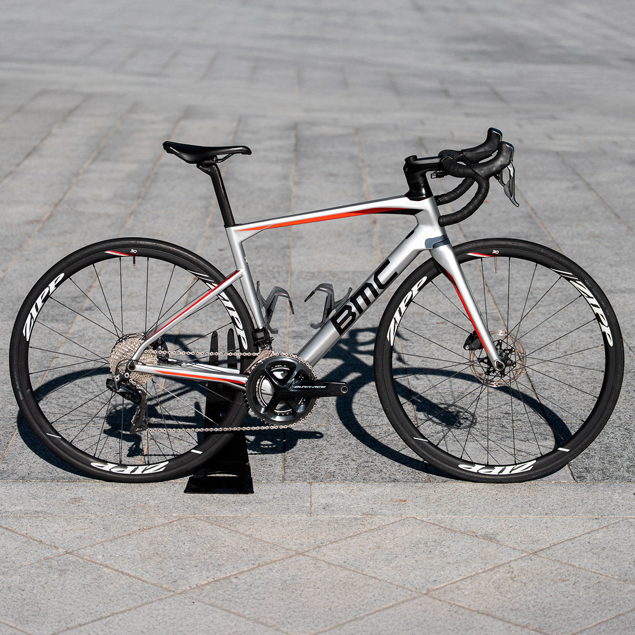 foto dettaglio bicciletta da corsa in carbonio BMC Roadmachine 01 LTD