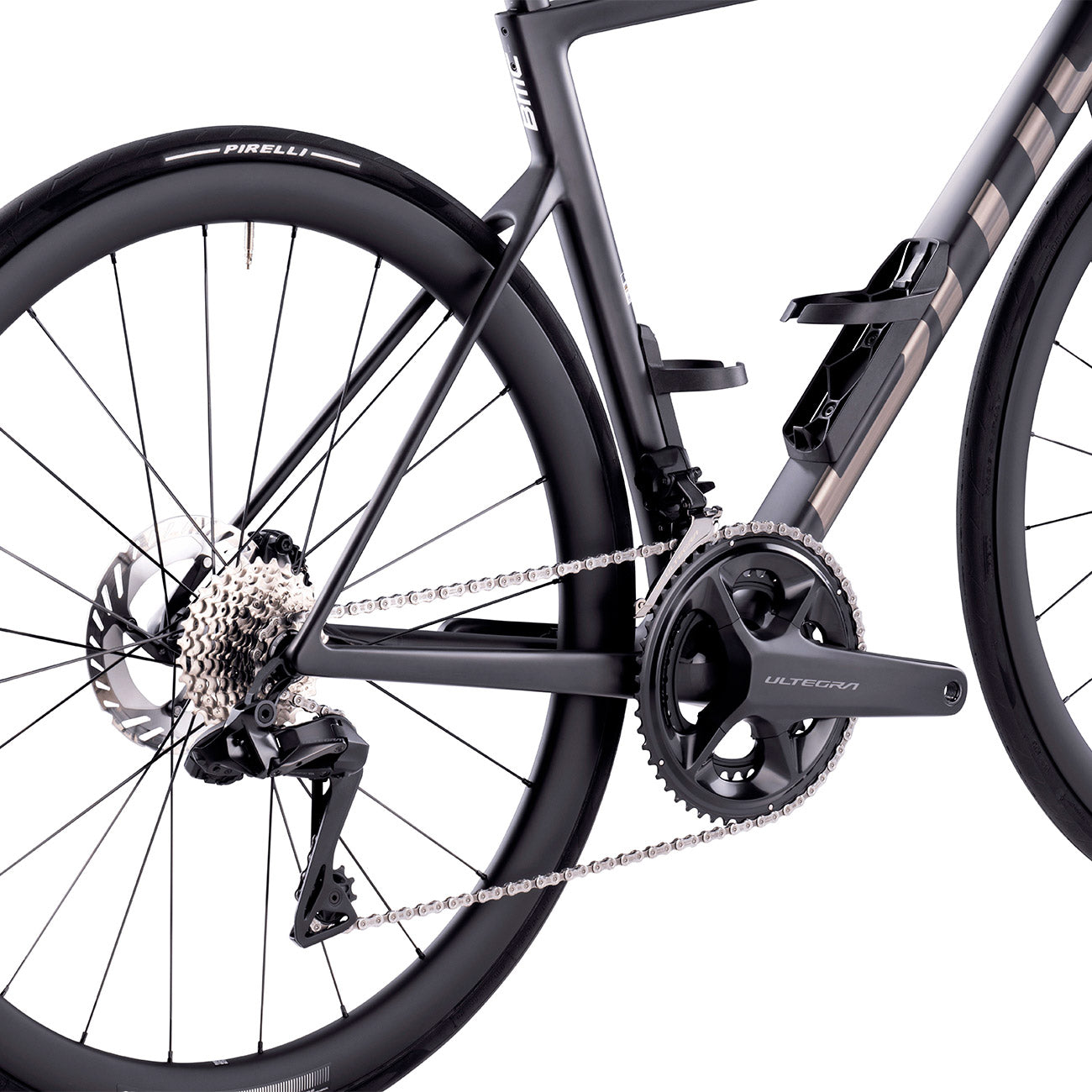 foto dettaglio foderi posteriori bici da corsa e groupset shimano ultegra di2 12v