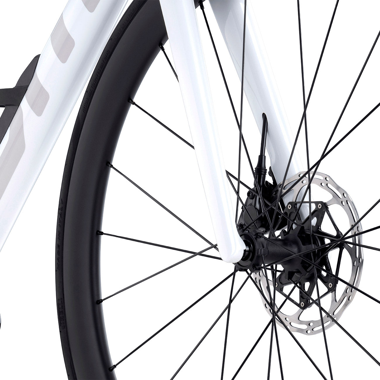 foto dettaglio forcella in carbonio bmc e ruote in carbonio disc crd carbon