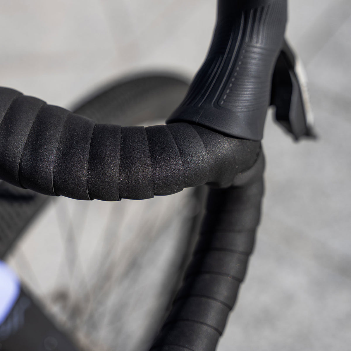 Bici Usata Sunn Venture Air S2 in carbonio dettaglio nastro manubrio