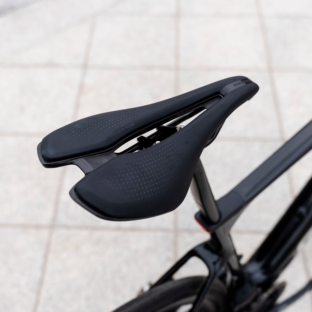 Giant Defy E+ dettaglio sella giant fleet sl