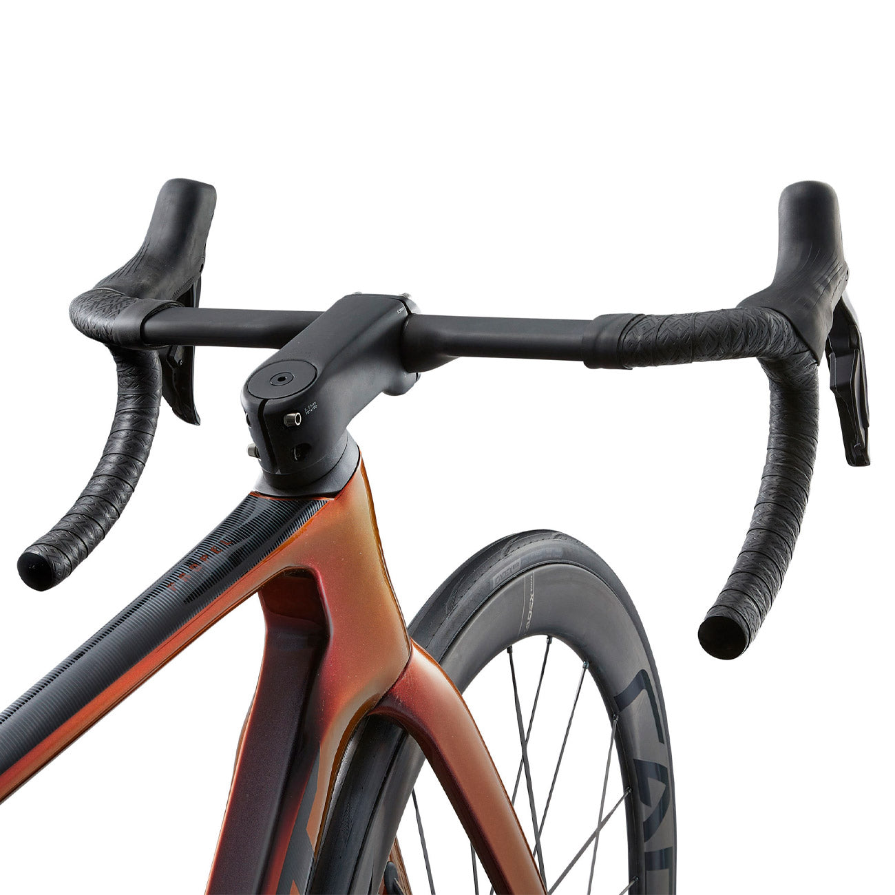 dettaglio cockpit in carbonio bici da corsa giant propel advanced sl 0 dura-ace