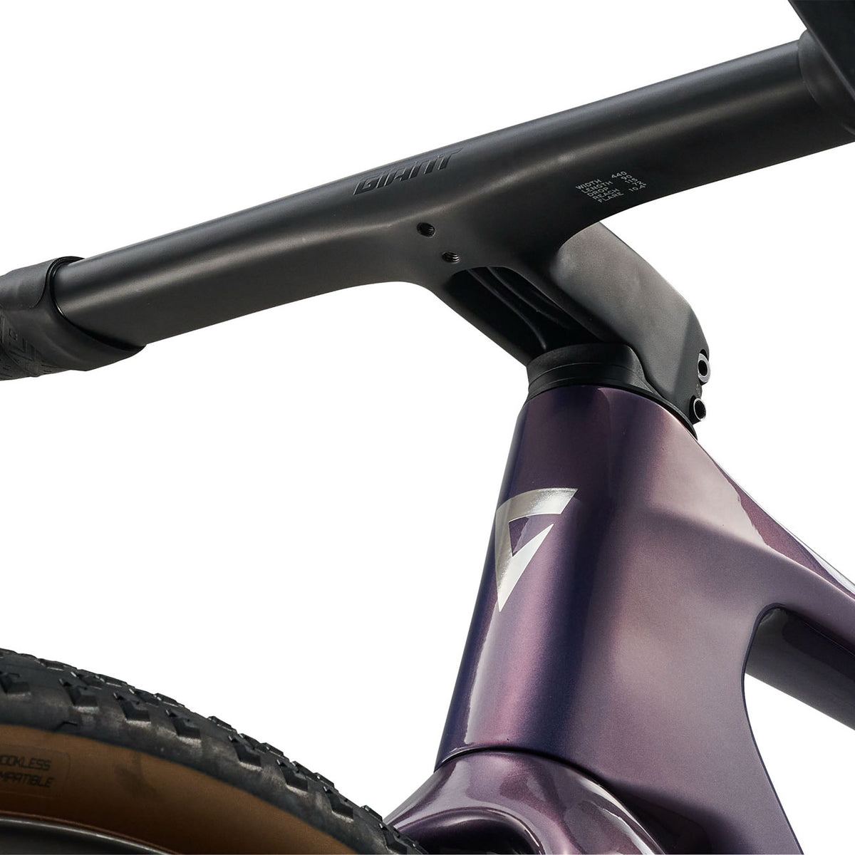 Giant Revolt Advanced SL 2027 1 dettaglio frontale logo manubrio