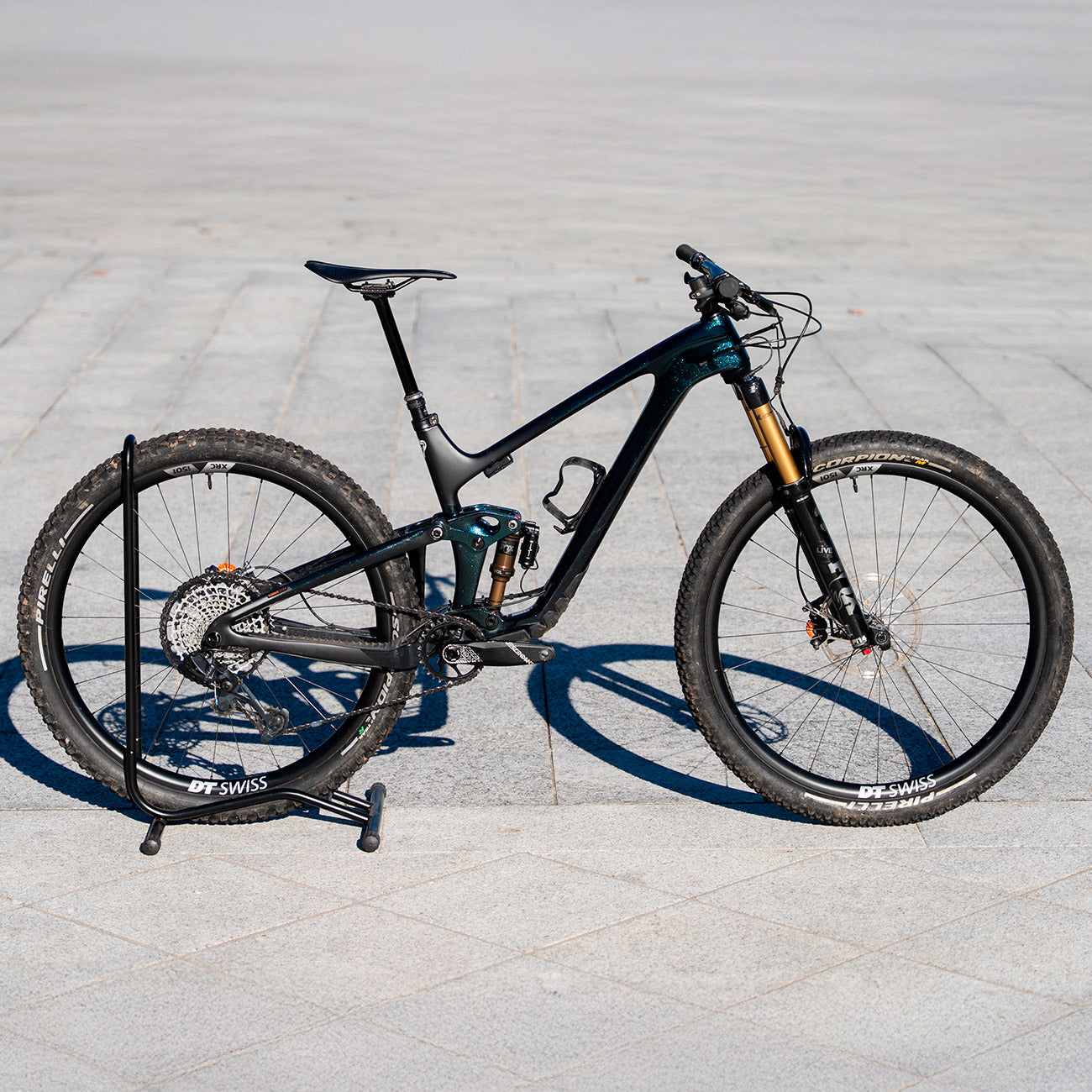 foto dettaglio bicicletta mtb trail giant trance x