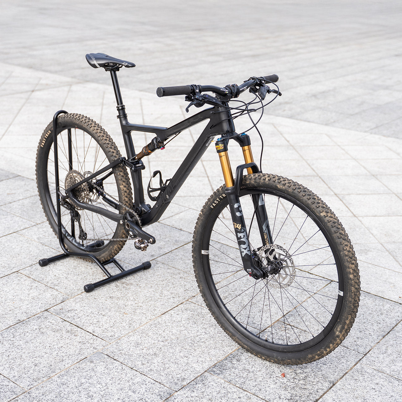 foto laterale bicicletta Mtb Rose Thrill Hill 4