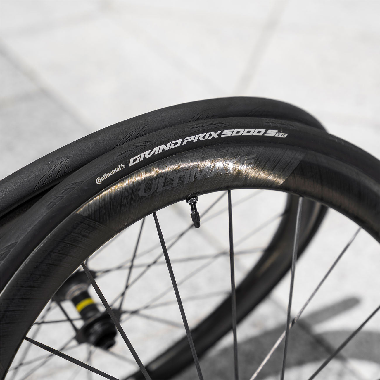 Foto Ruote Mavic Cosmic Ultimate 45 Disc carbonio dettaglio