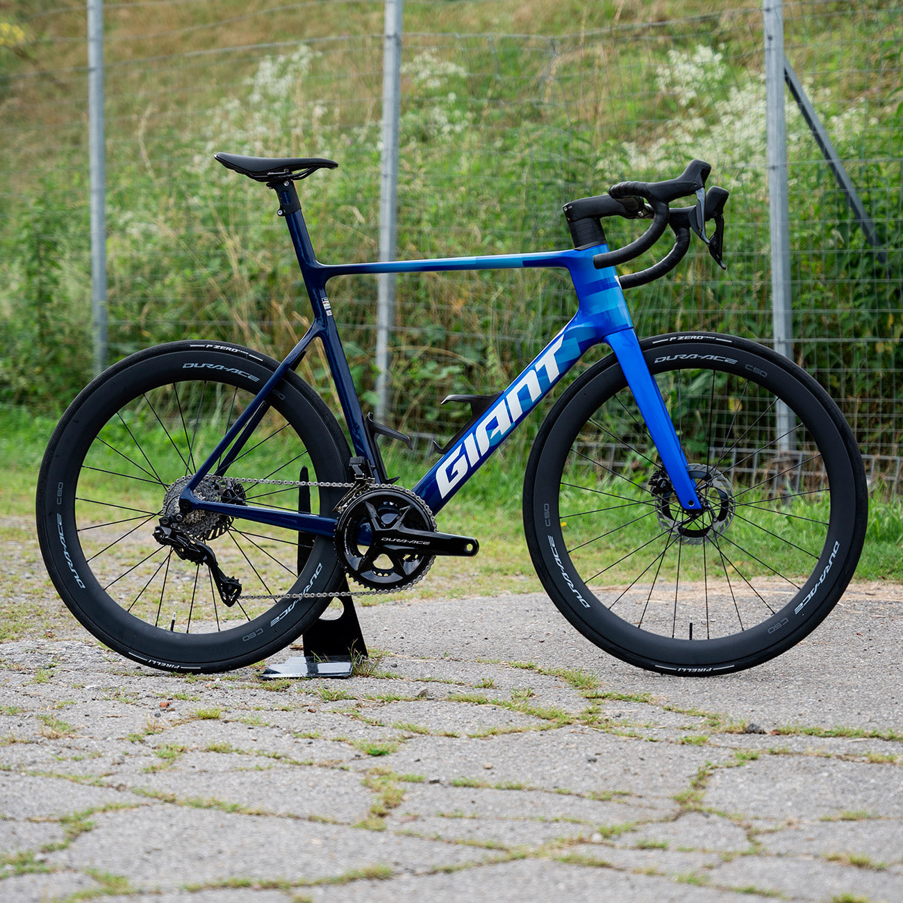 foto dettaglio bicicletta completa giant propel