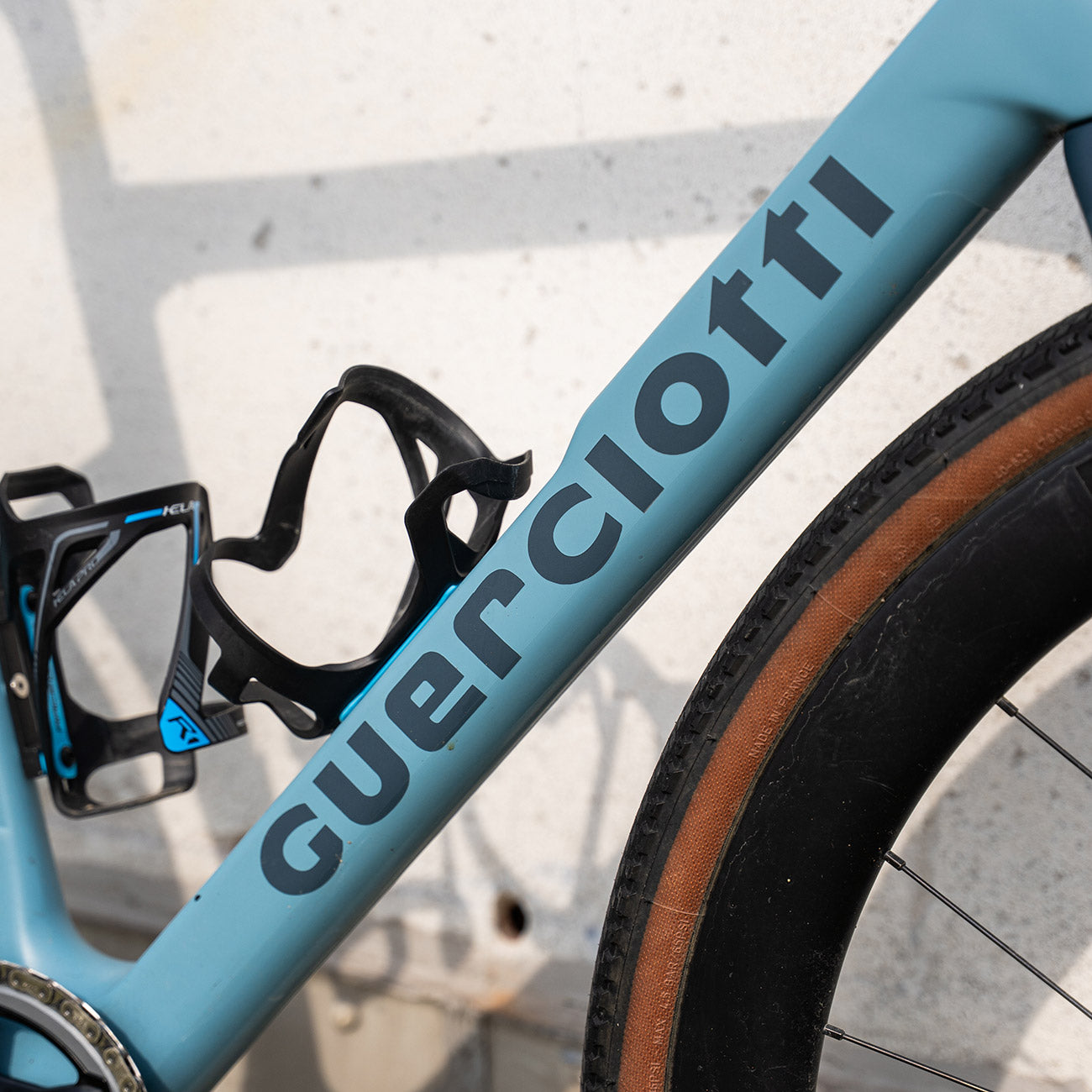 foto dettaglio logo tubo obliquo guerciotti