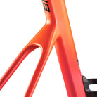 Foto dettaglio telaio in carbonio BMC Teammachine SLR 01 colorazione Metallic Hot Pink / Pinky Peach