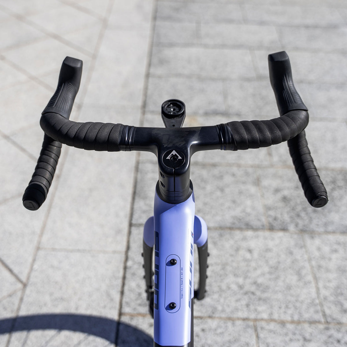 Bici Usata Sunn Venture Air S2 in carbonio dettaglio manubrio