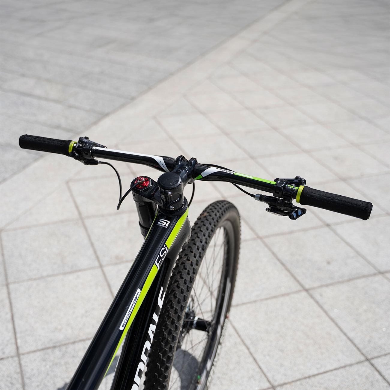bicicletta in carbonio Cannondale f-si 29 team 2016 Usata foto dettaglio manubrio