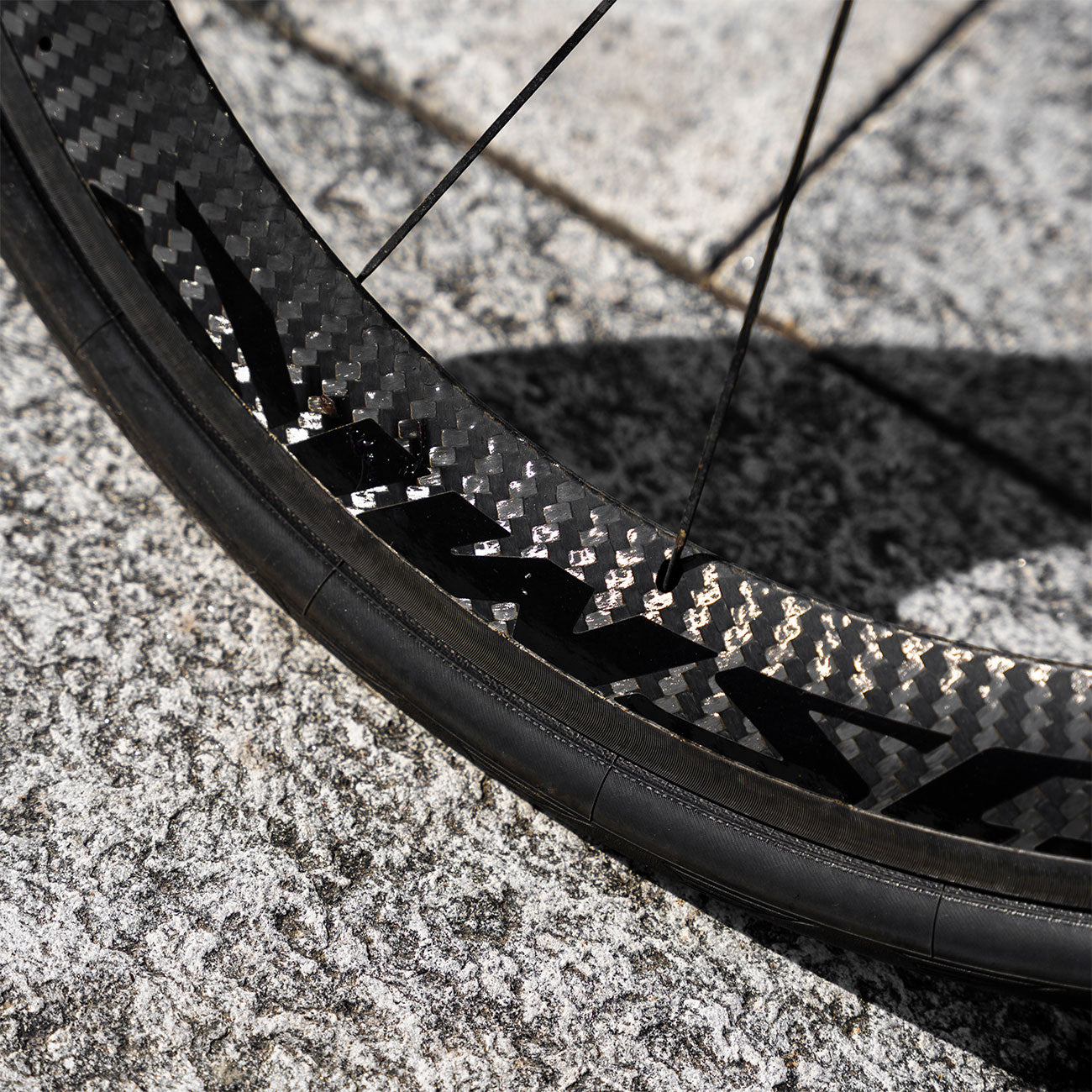 Dettaglio profilo cerchio Ruote complete in carbonio Mavic Cosmic SLE Carbon