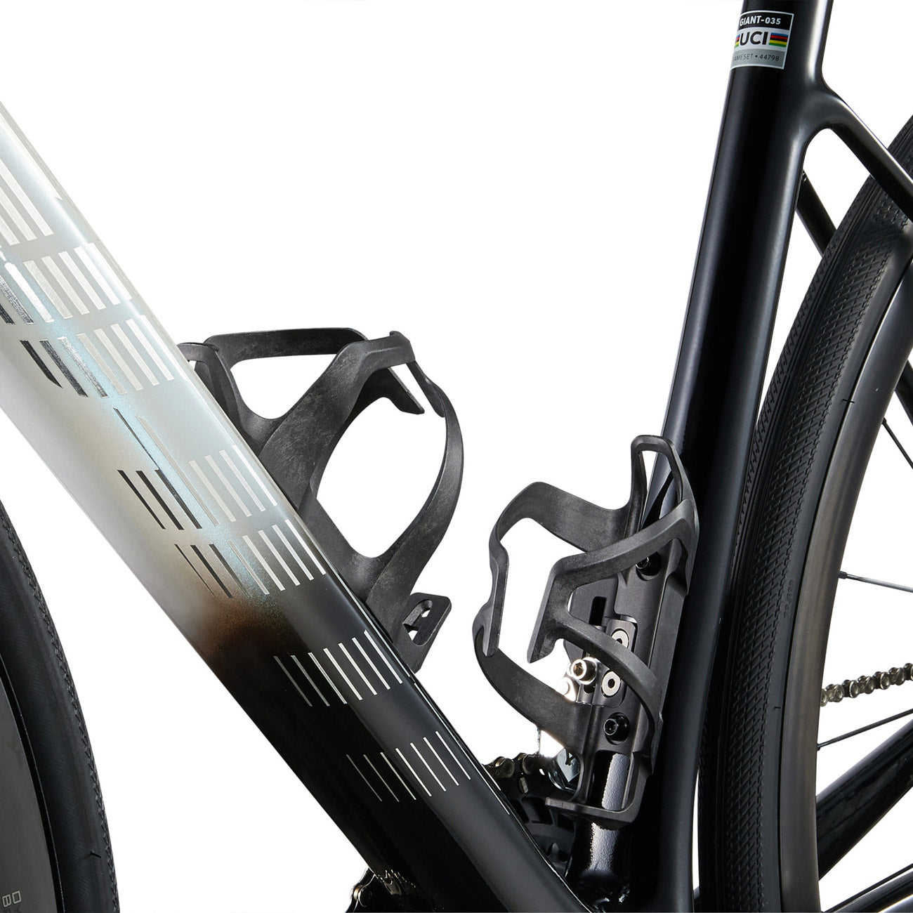 foto dettaglio bicicletta da strada portaborraccia in carbonio