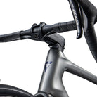 giant defy advanced 1 dettaglio passaggio caso bici