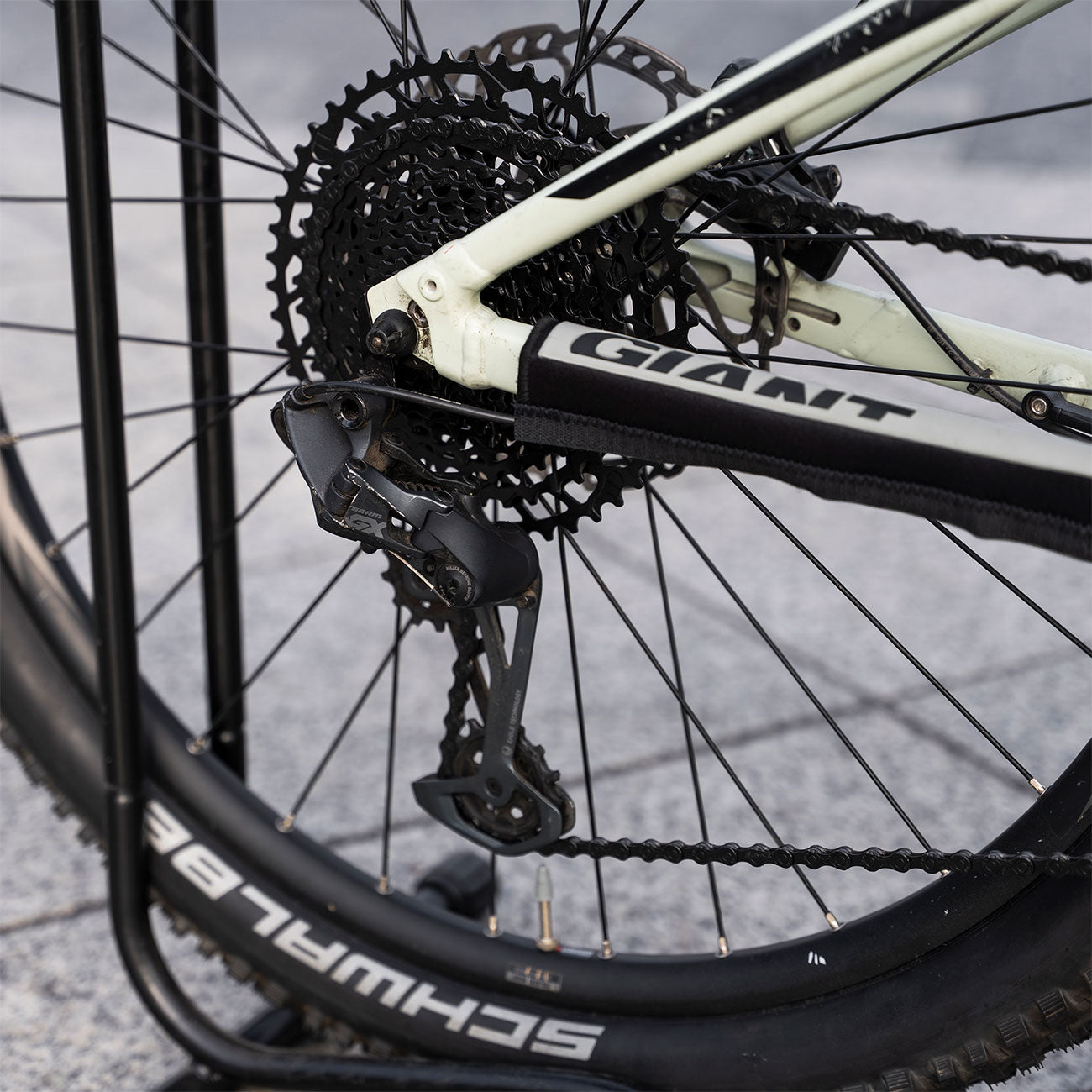 foto dettaglio cambio shimano gx  Giant Stance E+ 1 625