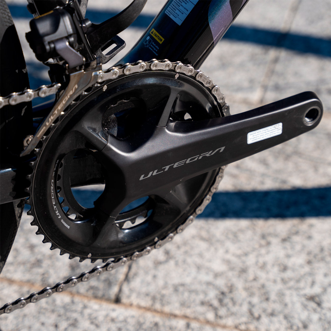 dettaglio uarnitura bicicletta da corsa shimano ultegra di2 12v
