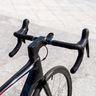 foto dettaglio sterzo bicicletta giant defy advanced pro 1