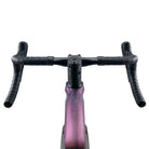 foto vista frontale sterzo bicicletta da corsa 