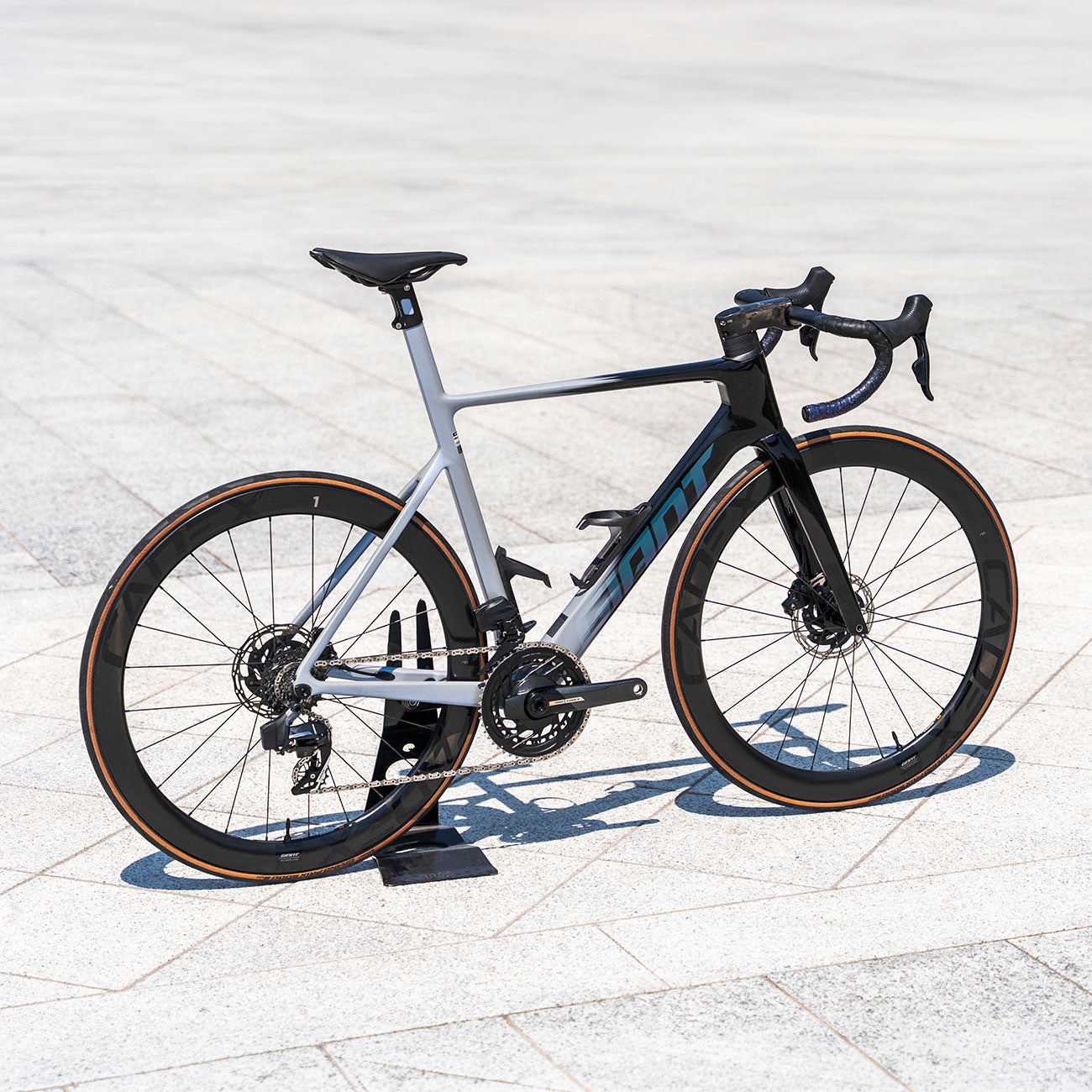 bicicletta in carbonio Giant Propel Advanced SL 0 USATA taglia M foto laterale