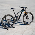 foto dettaglio bicicletta biammortizzata giant trance x advanced pro 1 2022