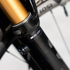 Foto dettaglio forcella bicicletta FOX factory live valve 36 