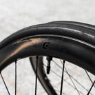 Ruote Usate Cadex 42 in carbonio dettaglio