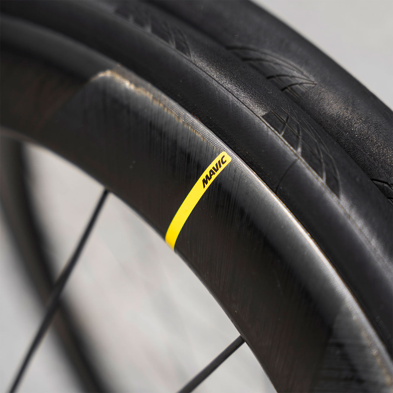Foto Ruote Mavic Cosmic Ultimate 45 Disc carbonio dettaglio Mavic