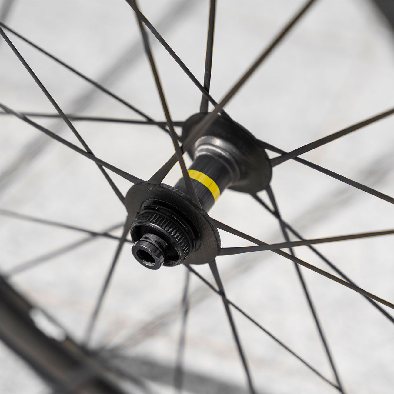 Foto Ruote Mavic Cosmic Ultimate 45 Disc carbonio dettaglio mozzo
