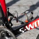 foto dettaglio porta borraccia in carbonio Specialized Tarmac S Works sl7