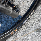 foto dettaglio cerchio in carbonio bicicletta 29 pollici disco
